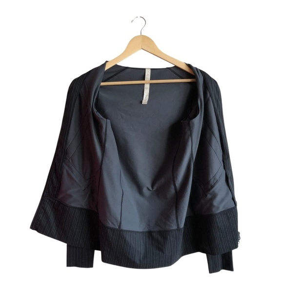 Lululemon Women's Origami Track Jacket Size 4 Grey Black Pinstripe - Picture 11 of 16